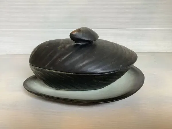 Illustration numéro 5 du produit Saucière en forme de coquillage