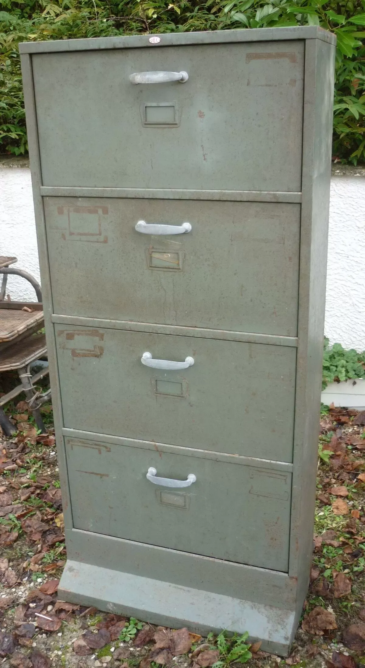 Illustration numéro 5 du produit Meuble d'atelier 4 tiroirs pivotants en fer JEC 1960