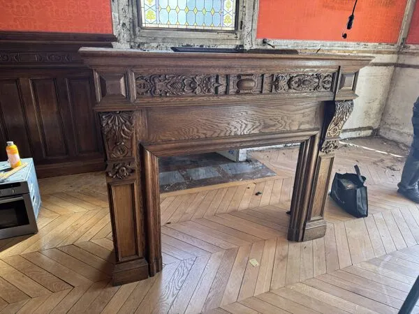 Illustration numéro 5 du produit Cheminée ancienne en bois sculpté + trumeau – style Napoléon III