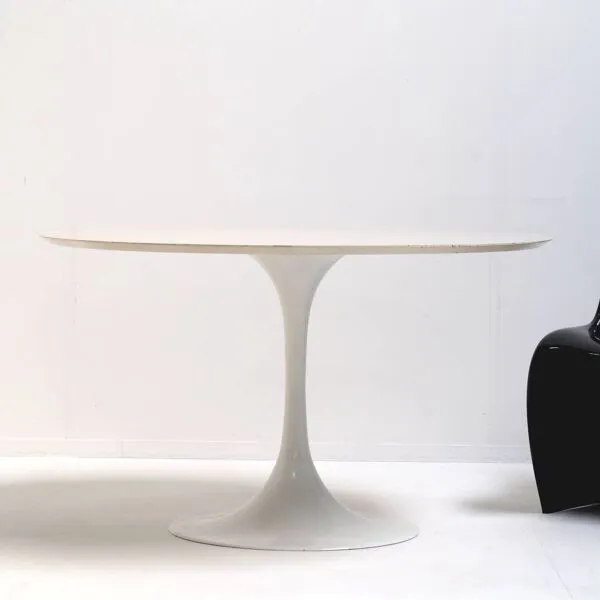 Illustration numéro 5 du produit Table à manger sur pied rare par Raymond Loewy pour Doubinski Frères, DF2000 se