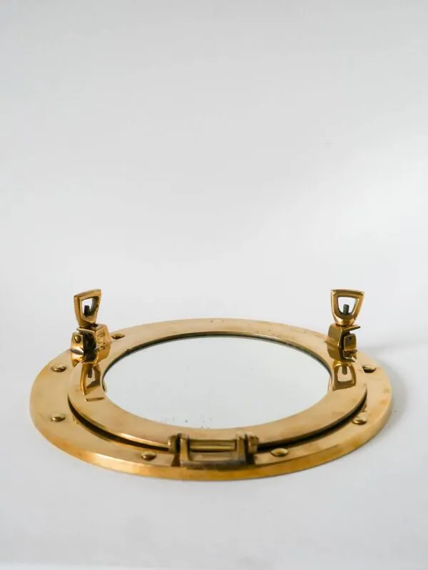 Illustration numéro 5 du produit Miroir hublot en laiton doré, 1950