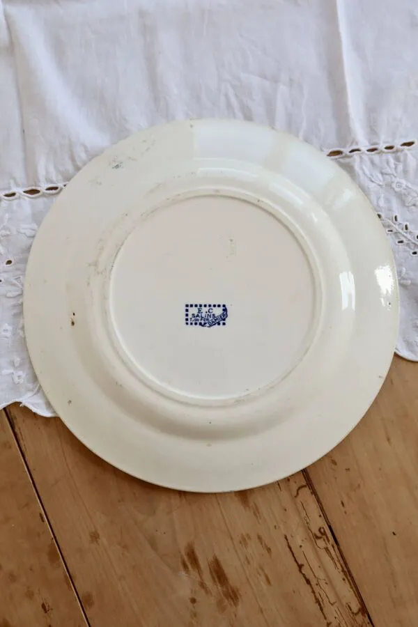 Illustration numéro 5 du produit Plat de service rond ancien terre de fer Salins - Modèle Damier