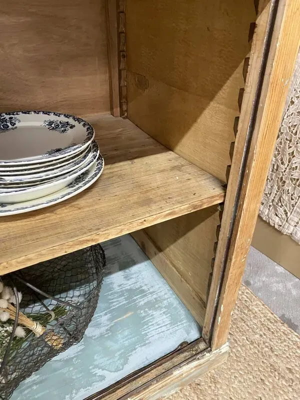 Illustration numéro 5 du produit Buffet, meuble de métier à portes coulissantes