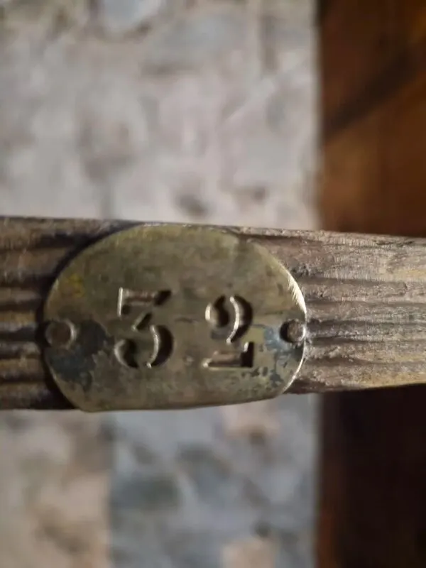 Illustration numéro 5 du produit Étagère industrielle ancienne / séparateur de pièce en pin, France, début du 20ème siècle