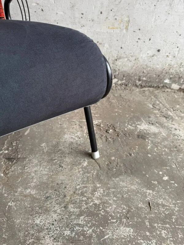 Illustration numéro 5 du produit Fauteuil Scoubidou vintage – design français des années 1950