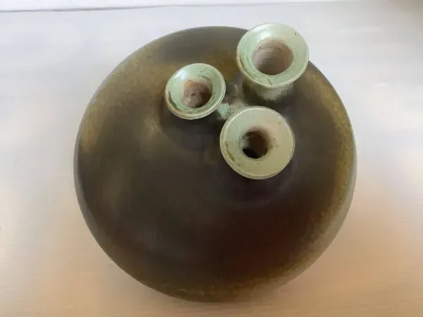 Illustration numéro 5 du produit Pique fleurs vase céramique bicolore