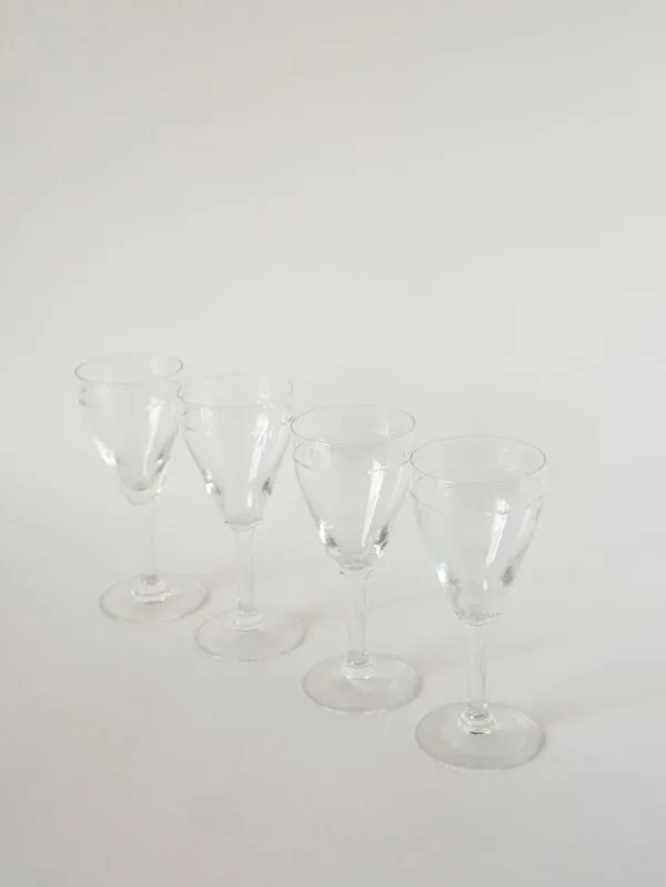 Illustration numéro 5 du produit Lot de 6 verres à vin en cristal gravé, 1950