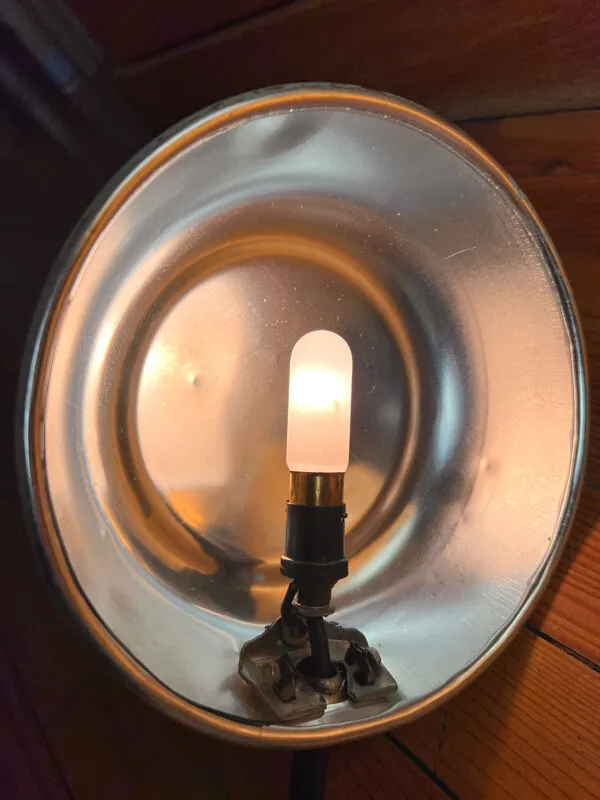 Illustration numéro 5 du produit Lampe de Bureau années 50