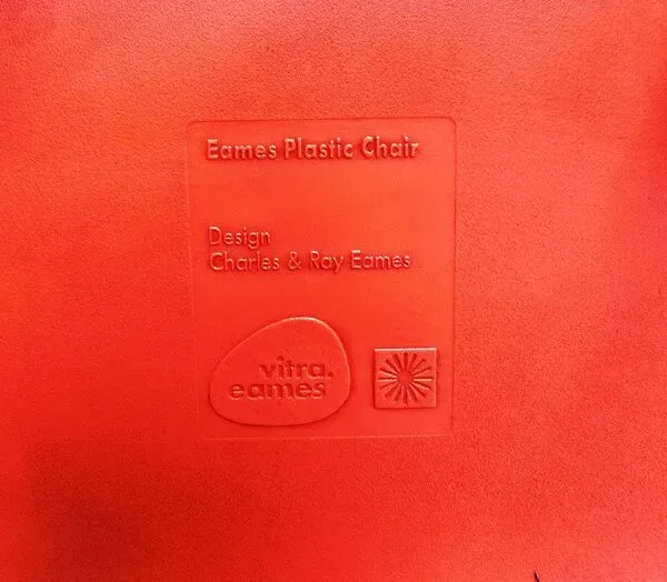 Illustration numéro 5 du produit Suite de 8 chaises DSR, Charles & Ray Eames