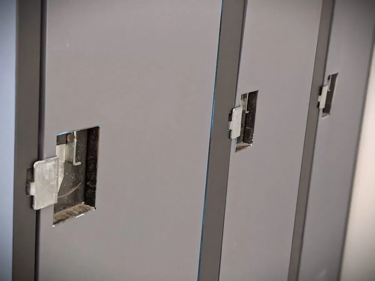 Illustration numéro 5 du produit Armoire vestiaire métallique