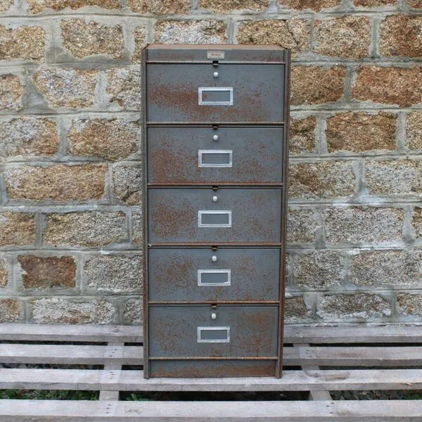 Illustration numéro 5 du produit Meuble classeur industriel en métal patiné – roneo