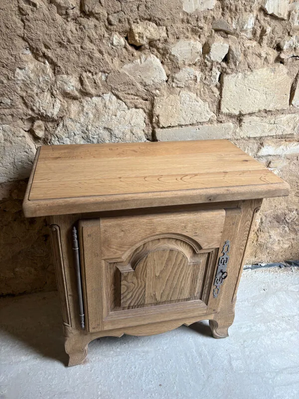 Illustration numéro 5 du produit Ancien petit confiturier