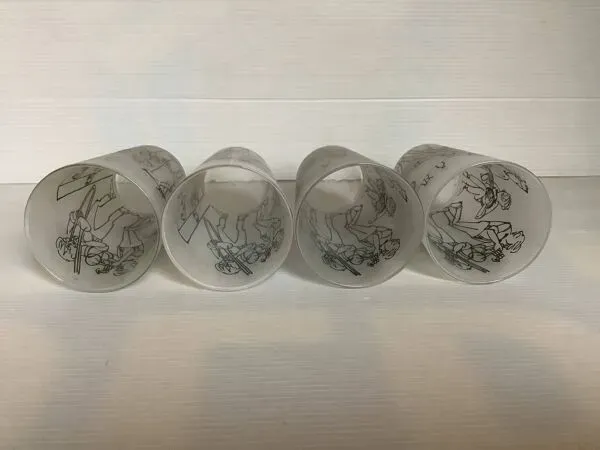 Illustration numéro 5 du produit Service à orangeade les musiciens année 60