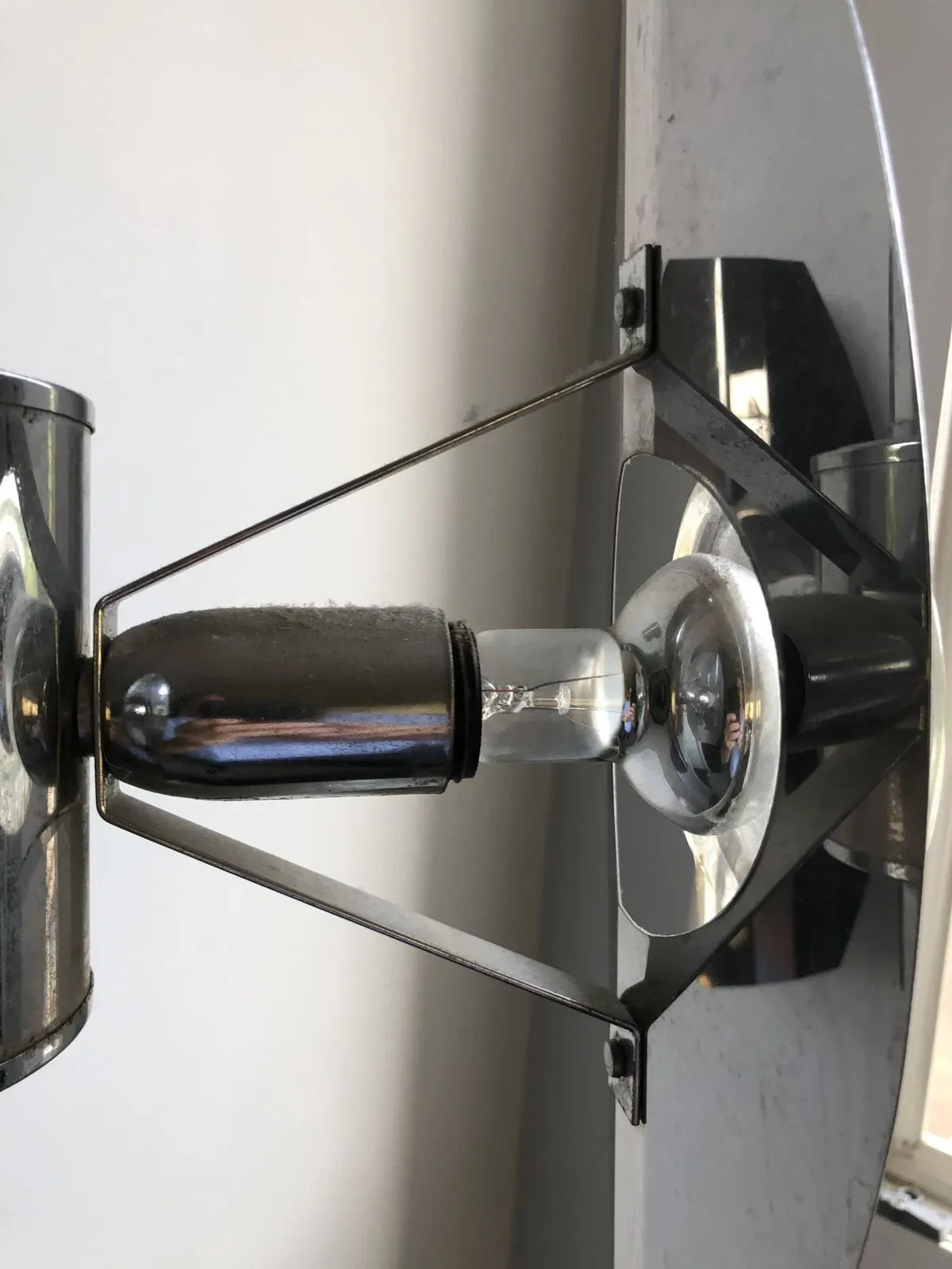 Illustration numéro 5 du produit Lustre vintage en inox et verre moulé – design Space Age, années 70