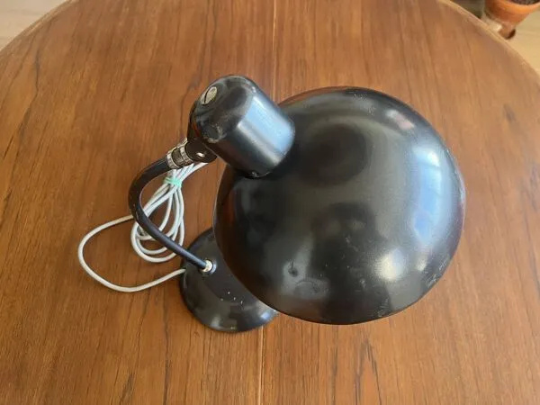 Illustration numéro 5 du produit Lampe articulée en métal années 60-70