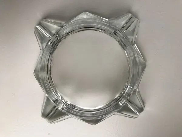 Illustration numéro 5 du produit Cendrier en cristal vintage années 60