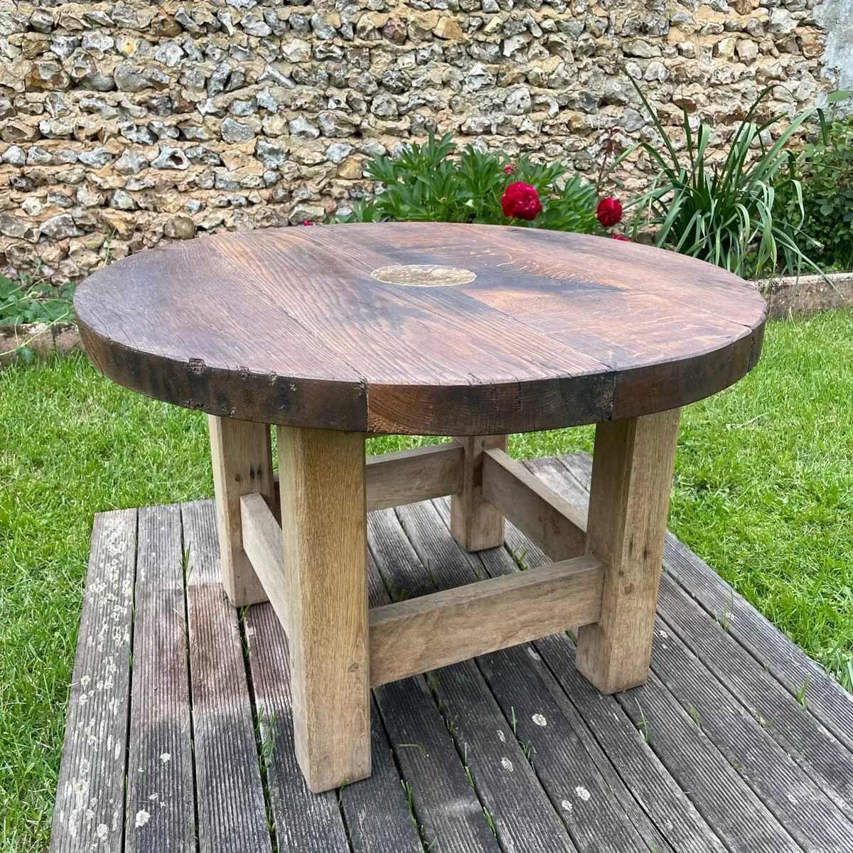 Illustration numéro 5 du produit Table basse industrielle en chêne massif