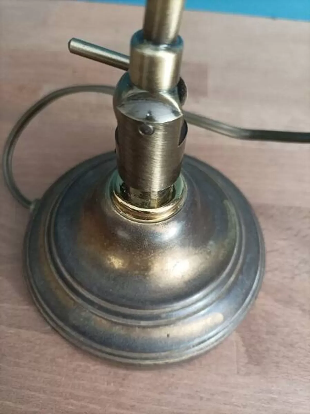 Illustration numéro 5 du produit Lampe de bureau chevet Loft métal doré patiné