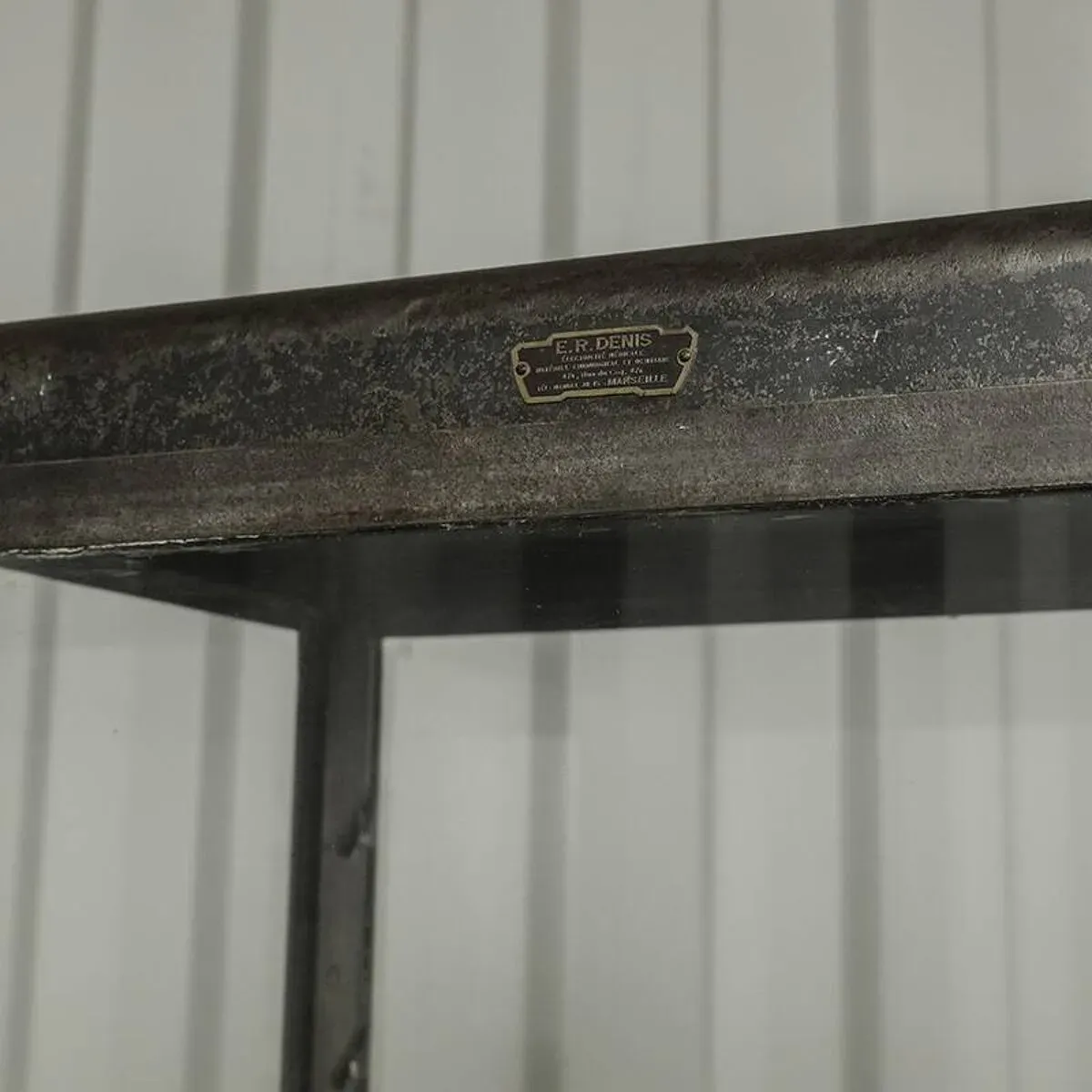 Illustration numéro 5 du produit Cabinet dentiste vintage industrial - armoire metal glass