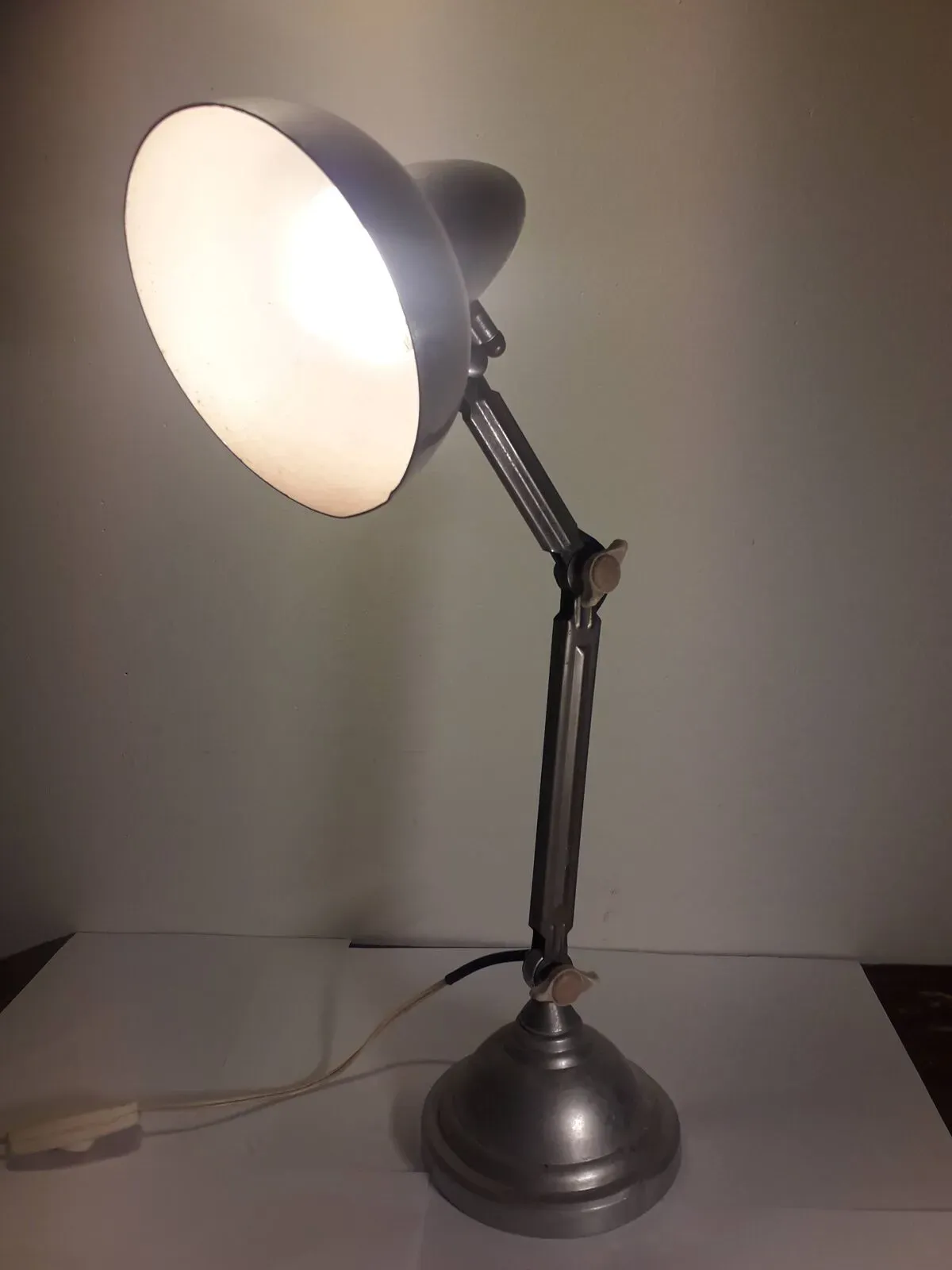 Illustration numéro 5 du produit Lampe Superchrome