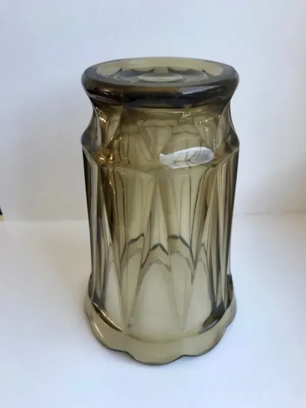 Illustration numéro 5 du produit Vase en verre fumé années 60-70