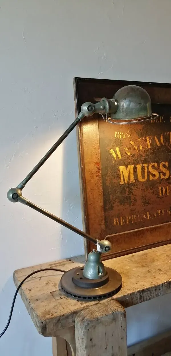 Illustration numéro 5 du produit Lampe jielde 2 bras