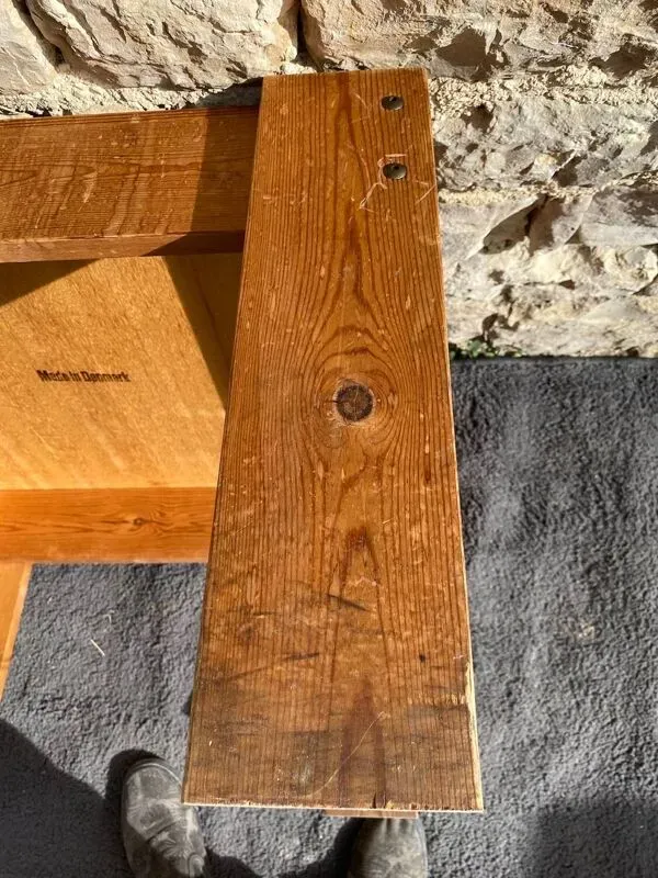 Illustration numéro 5 du produit Table basse en bois de pin