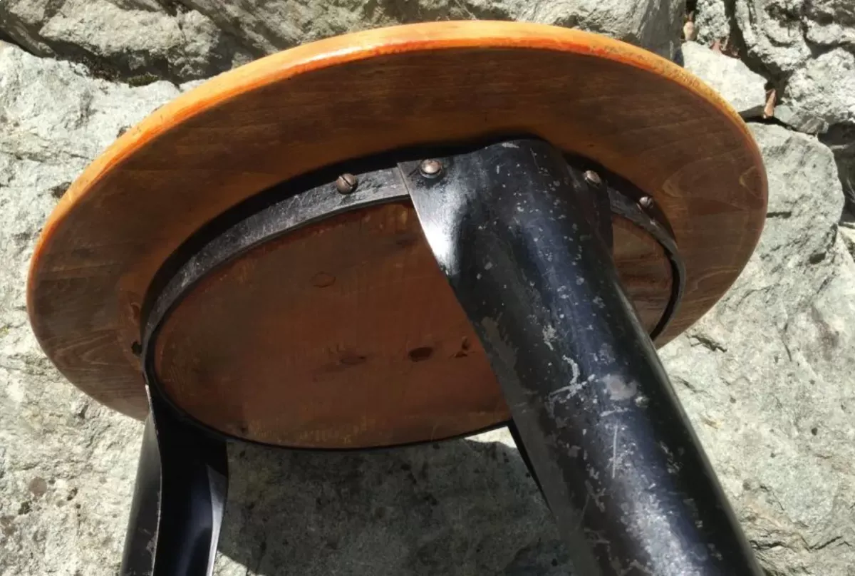 Illustration numéro 5 du produit Tabouret d'atelier