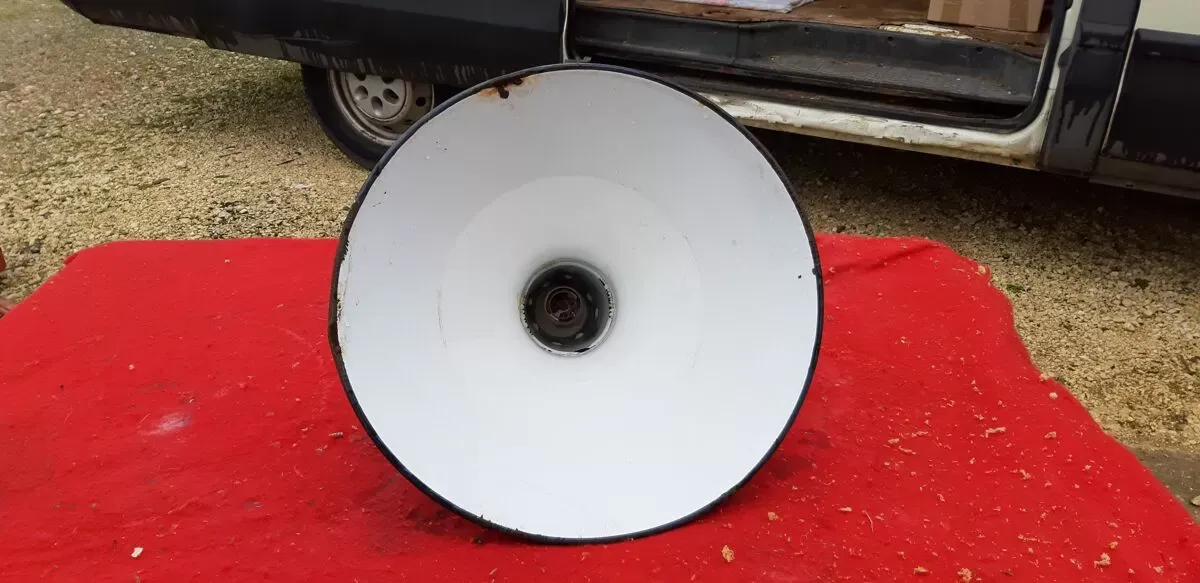 Illustration numéro 5 du produit Suspension industrielle en tole émaillée