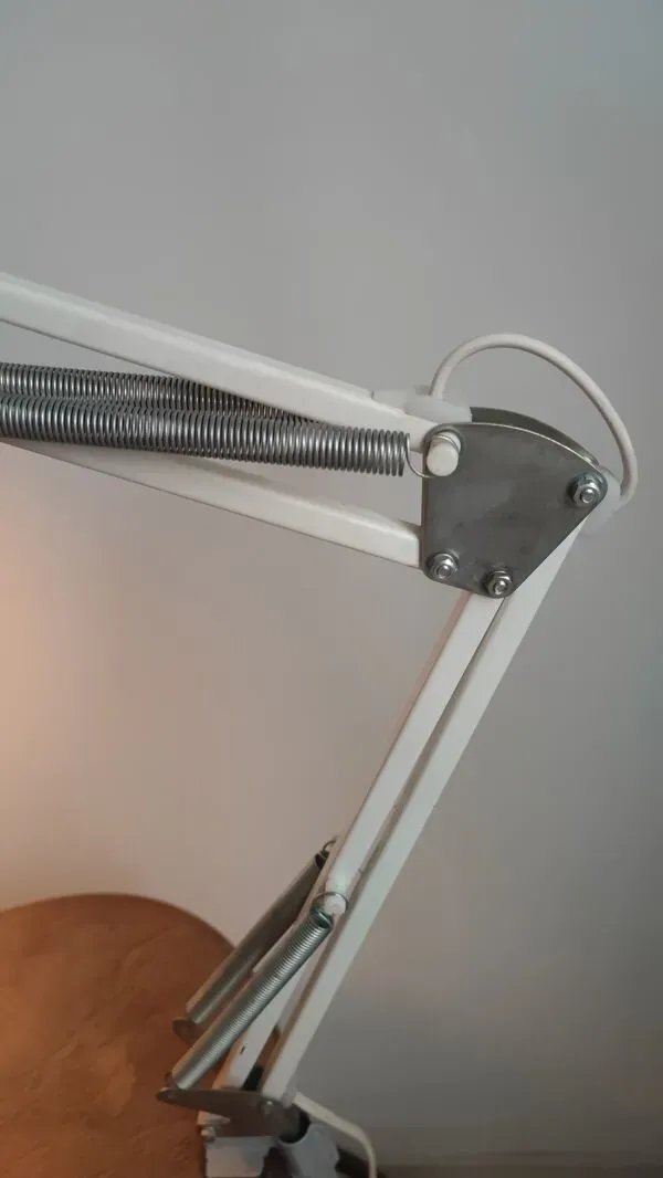 Illustration numéro 5 du produit Lampe articulée architecte