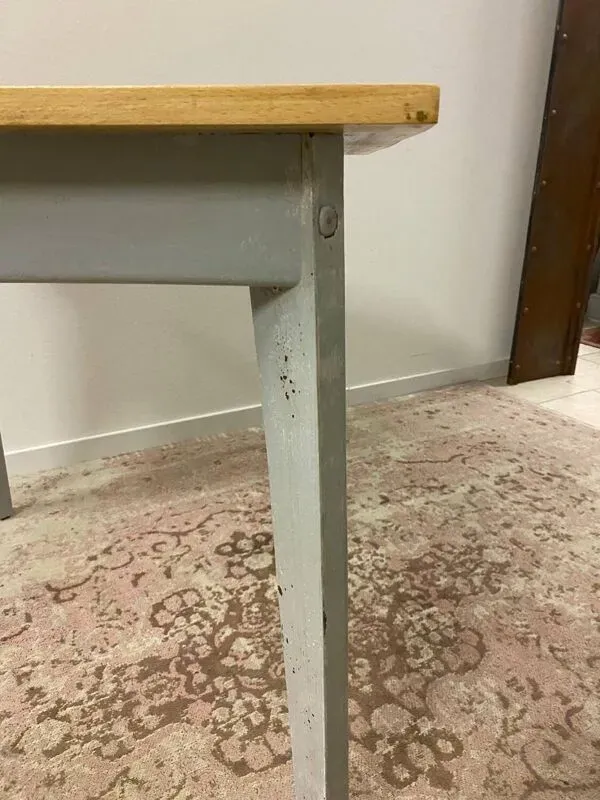 Illustration numéro 5 du produit Petite table de bistrot