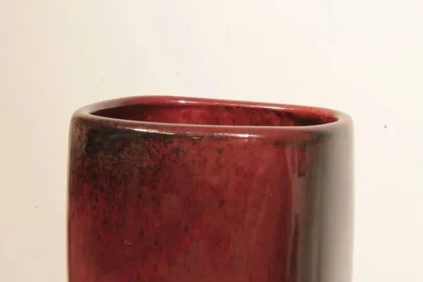 Illustration numéro 5 du produit Vase rectangulaire signé et numéroté de Max Idlas