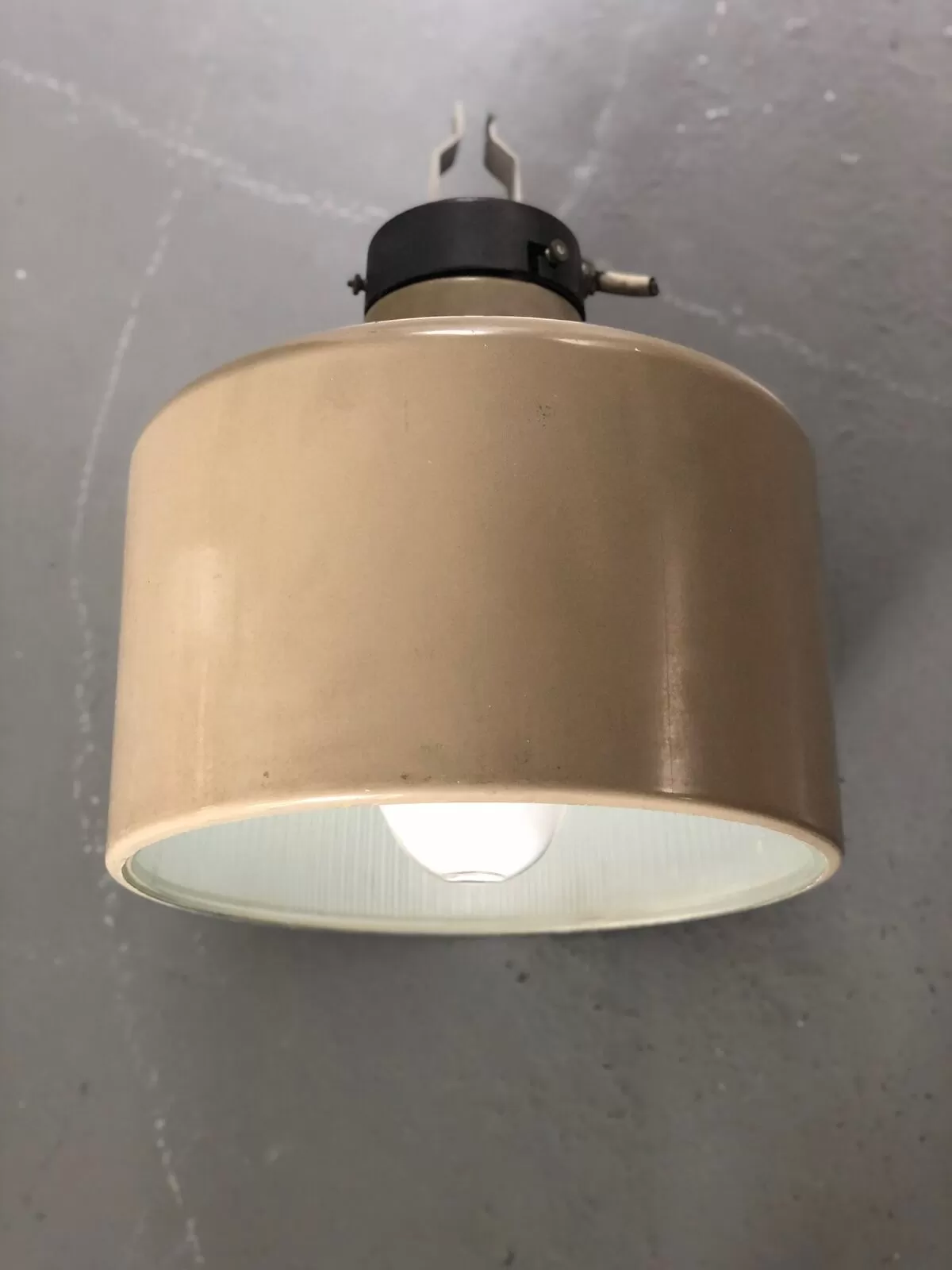 Illustration numéro 5 du produit Suspension lumineuse industrielle