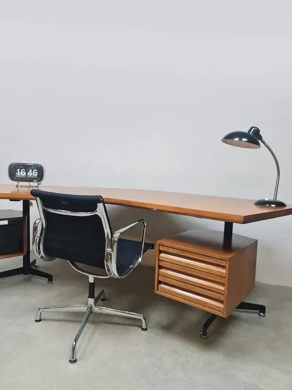 Illustration numéro 5 du produit Chaise de bureau vintage en aluminium EA108 Charles Eames Vitra