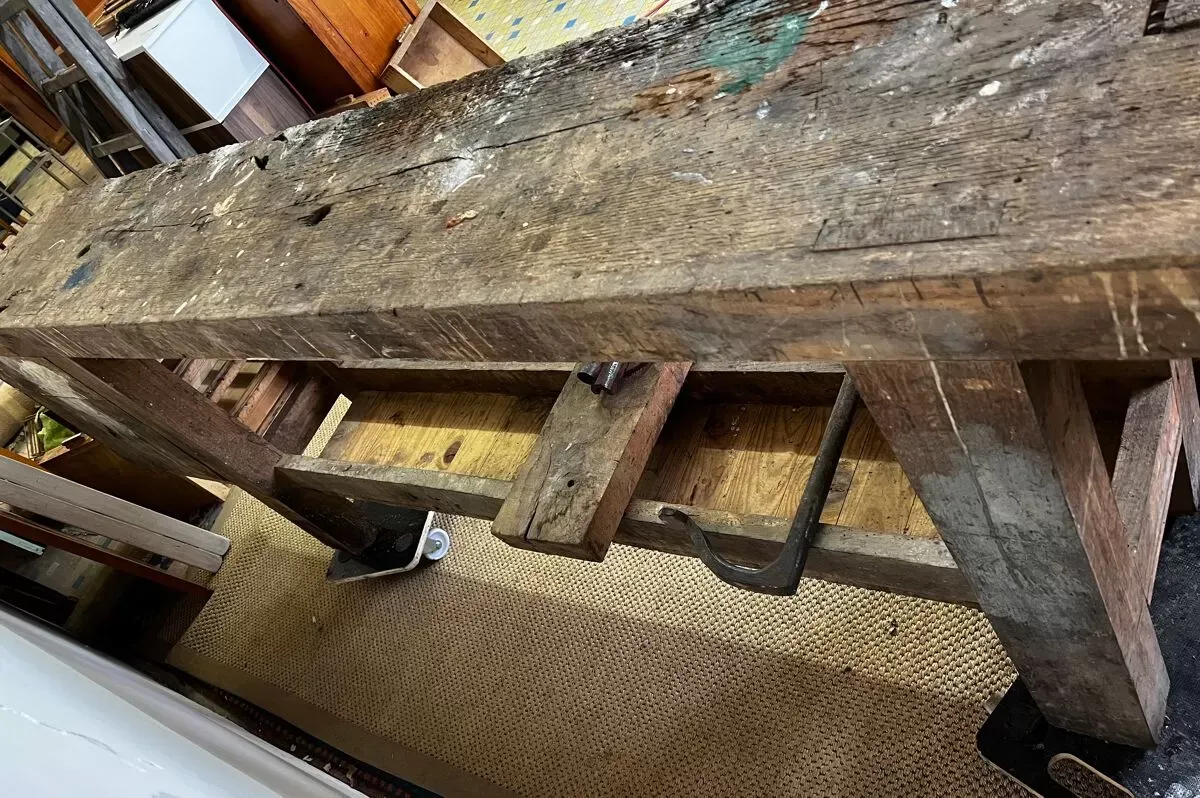 Illustration numéro 5 du produit Ancien établi en bois vintage