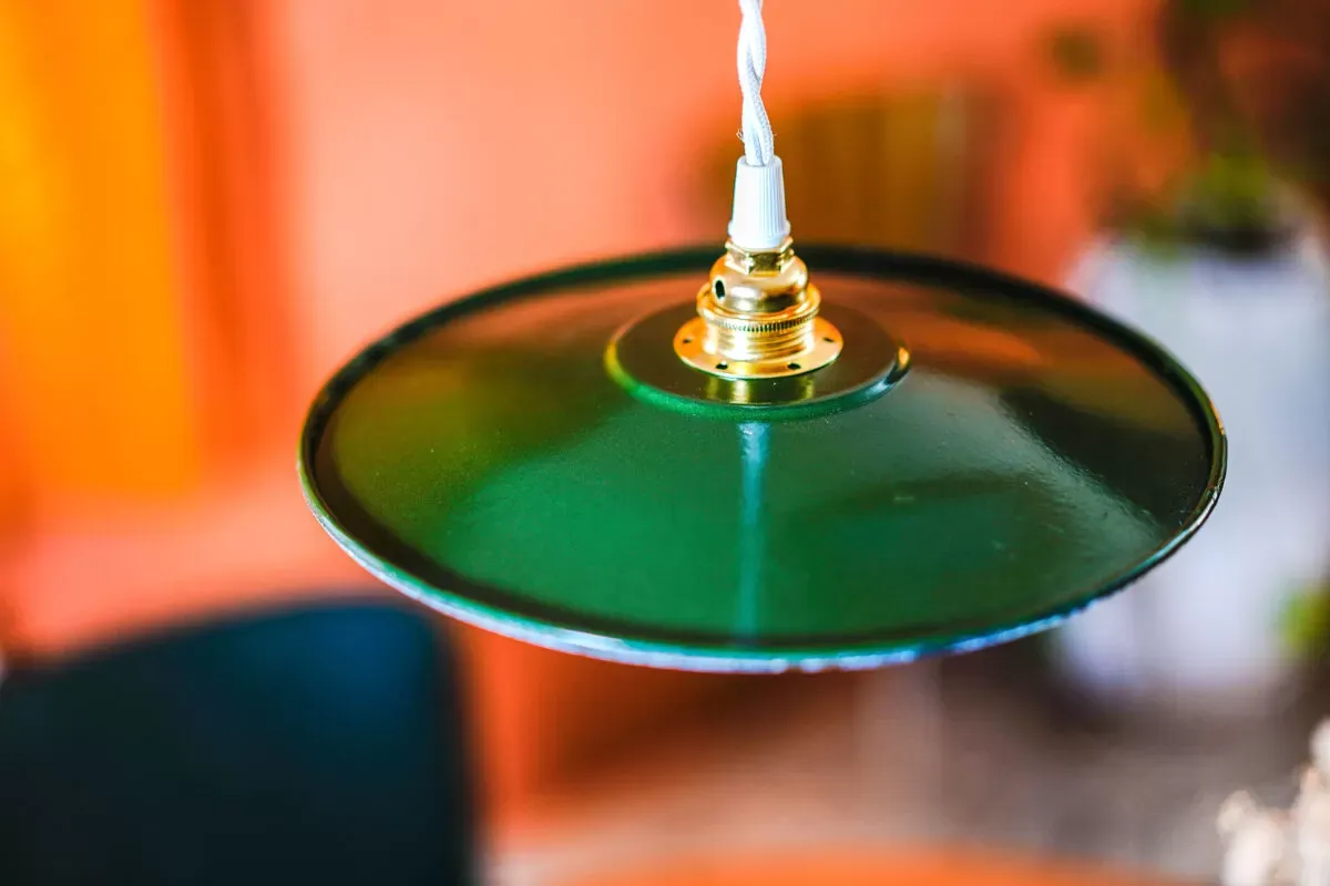 Illustration numéro 5 du produit Suspension verte en tôle émaillée