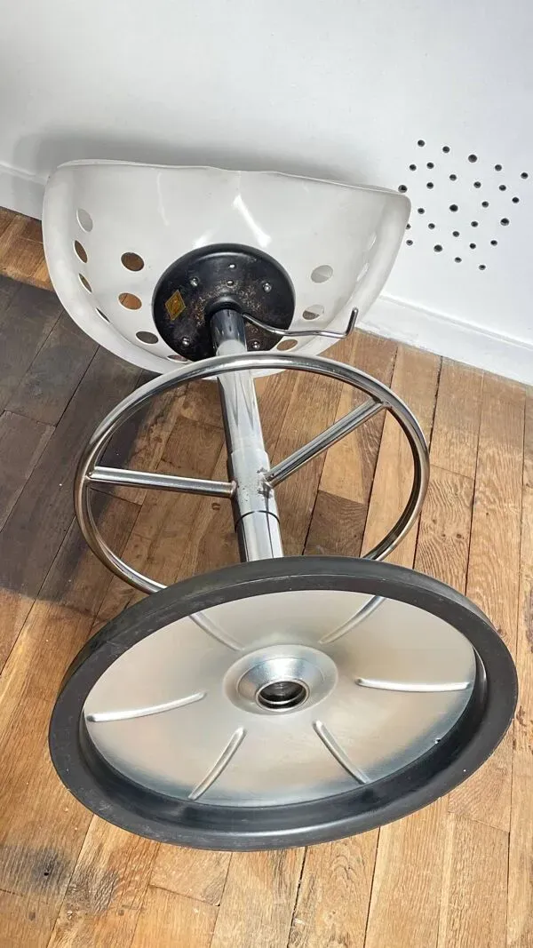 Illustration numéro 5 du produit Tabouret haut Mirima vintage n°2