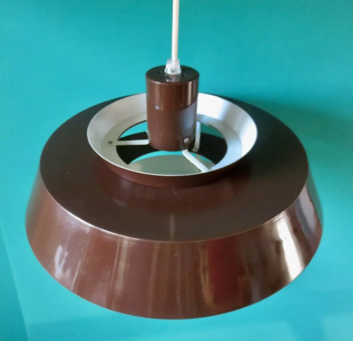 Illustration numéro 5 du produit Suspension laqué brun, modèle taklampa par ''e.s.horn'', danemark 1970