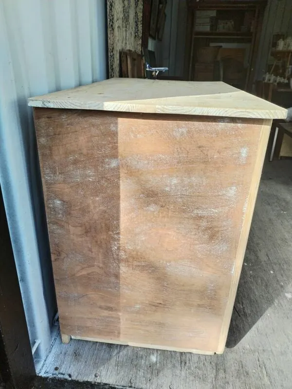 Illustration numéro 5 du produit Meuble de métier