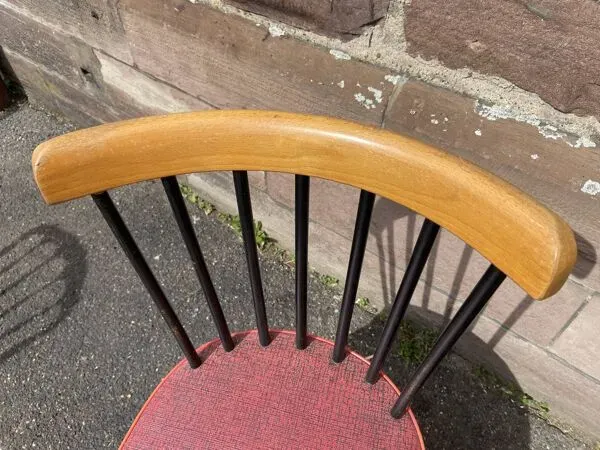 Illustration numéro 5 du produit 2 chaises Baumann vintage 1950