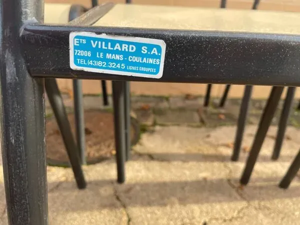 Illustration numéro 5 du produit 6 chaises d’écolier