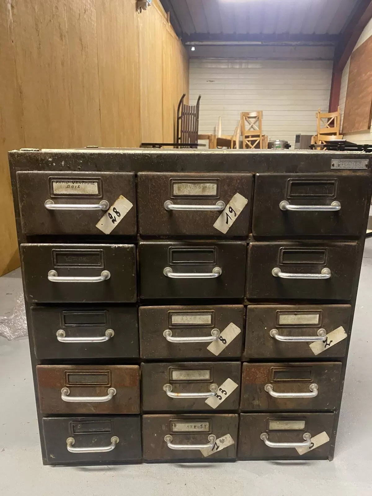 Illustration numéro 5 du produit Meubles tiroir flambo