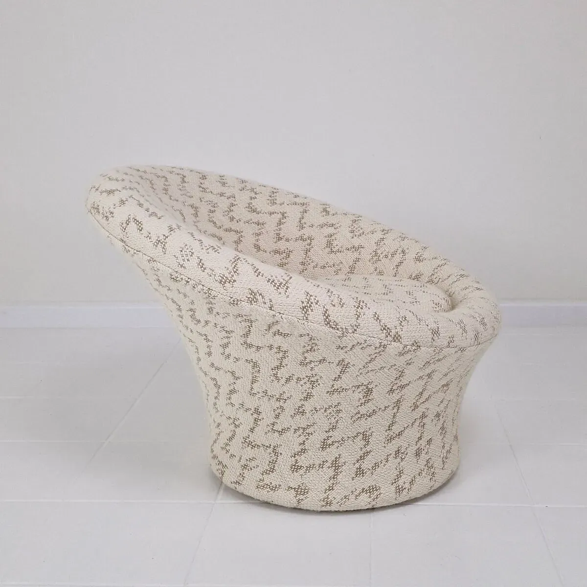 Illustration numéro 5 du produit Mushroom Armchair and Ottoman by Pierre Paulin for Artifort, 1960's