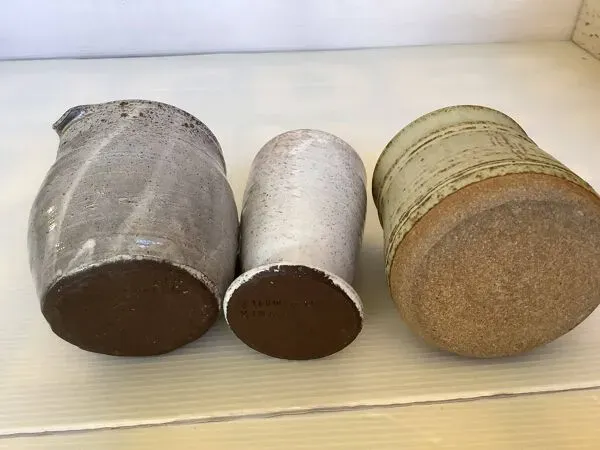 Illustration numéro 5 du produit Sept vases céramiques beiges grises