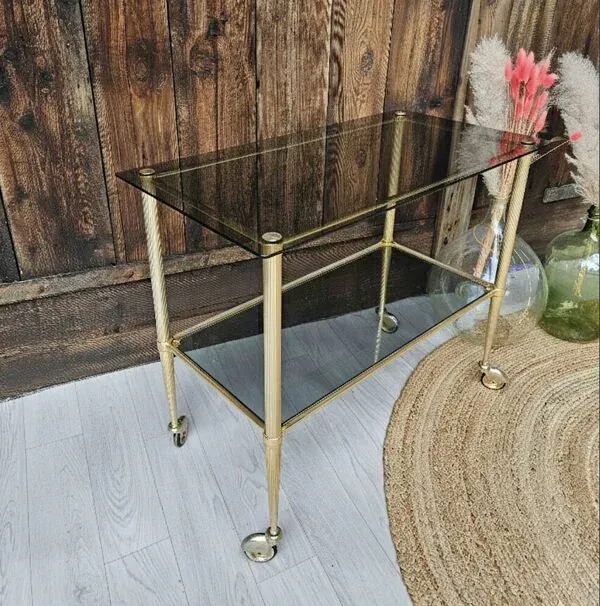 Illustration numéro 5 du produit Desserte Mid-century