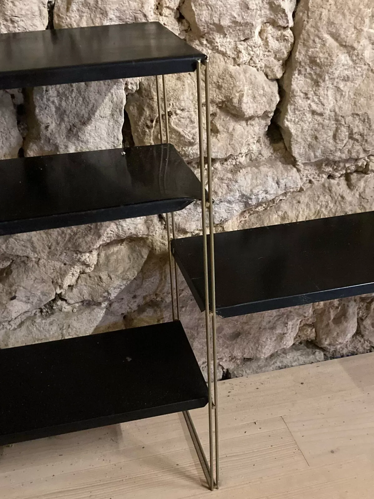 Illustration numéro 5 du produit Étagères