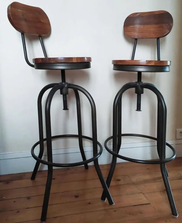 Illustration numéro 5 du produit Lot de deux tabourets de bar bois et métal style industriel