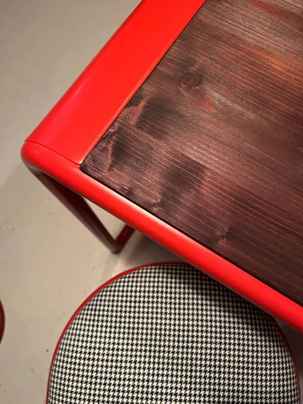 Illustration numéro 5 du produit Bureau vintage vers 1970