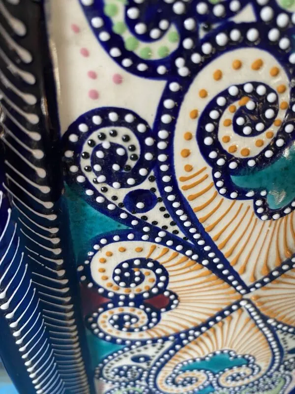 Illustration numéro 5 du produit Plat céramique Quimper signé HB