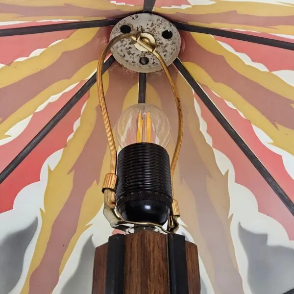 Illustration numéro 5 du produit Lampe de sol Art Déco de l'École d'Amsterdam en vitrail